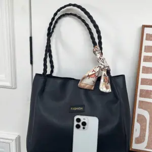 ⁦Letter Patch Shoulder Tote Bag Black Twilly Scarf Decor Double Handle For Work⁩ - الصورة ⁦3⁩
