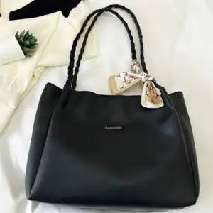 ⁦Letter Patch Shoulder Tote Bag Black Twilly Scarf Decor Double Handle For Work⁩ - الصورة ⁦5⁩