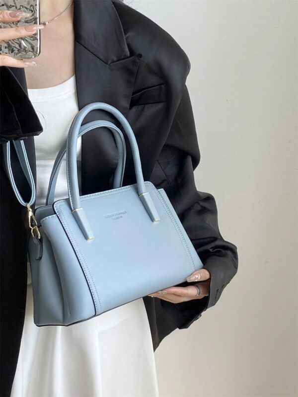 ⁦Letter Embossed Square Bag PU Blue Double Handle Fashionable⁩ - الصورة ⁦4⁩