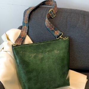 Vintage Large Capacity Wide Shoulder Strap Crossbody Bag