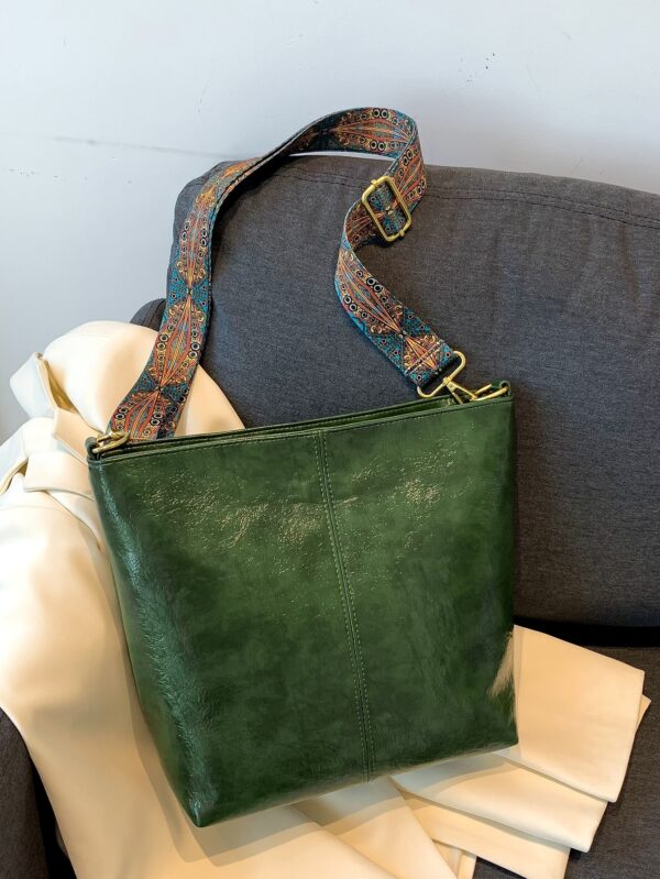 Vintage Large Capacity Wide Shoulder Strap Crossbody Bag